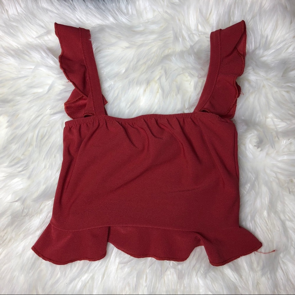 maroon crop top